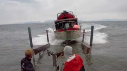 Alaska Fishing Boat Coming in HOT – No Dock Needed!
