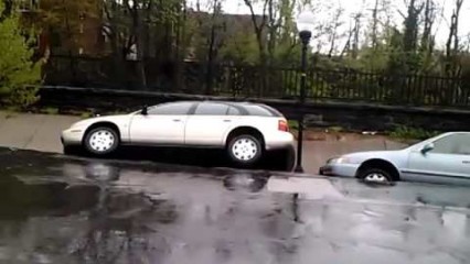 Baltimore Landslide Engulfs Group of Cars in SECONDS