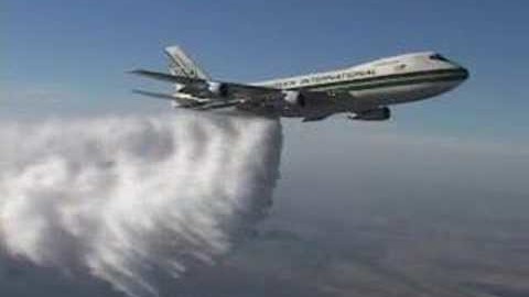 Boeing 747 Jet Drops it's Water Tanks at High Altitude