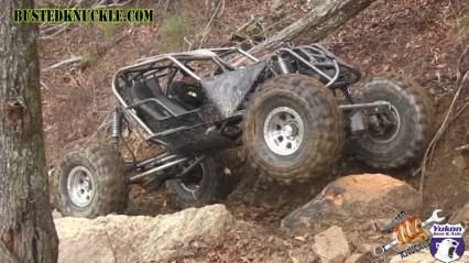 BUSTED KNUCKLE BUGGY VS HELLO KITTY