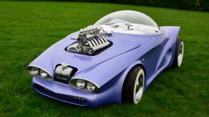 Cosmotron Car: Designer Builds Sci-Fi Vehicle In His Back Yard