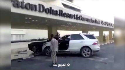 Drunk Driver In The Middle East Repeatedly Smashes Rolls-Royce and Mercedes