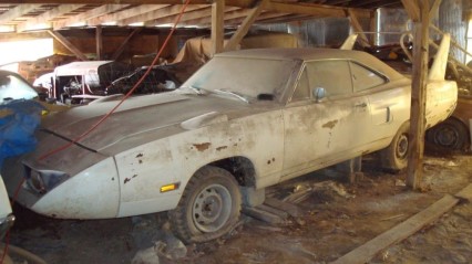 EPIC Barn Find in Midwest, SUPERBIRD, Talladega, Charger 500 and MORE.