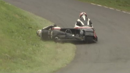 HOW TO corner a Sidecar! Epic Road Racing