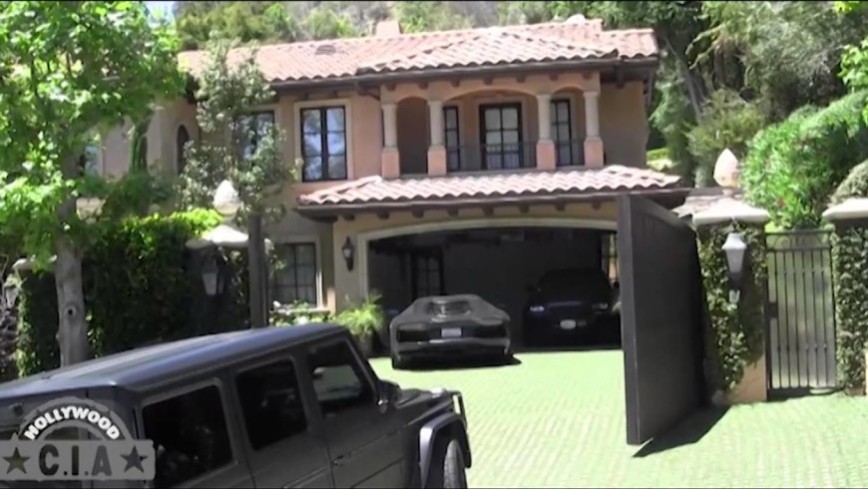 Kanye West's Assistant Crashes His Lamborghini