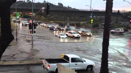 Lamborghini Driving Though El Nino Flood In San Diego!