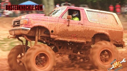 MEGA BRONCO HAMMERS DOWN at Pig Pen Mud Park