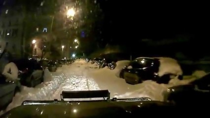 NYC Blizzard of 2016 – 4Runner Attacks Unplowed Street in Astoria