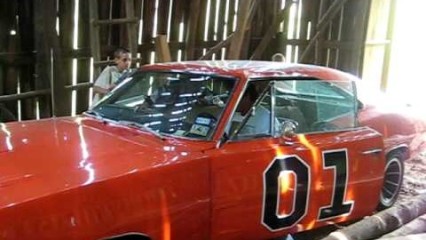 Parents Surprise Kids and Find a GENERAL LEE in a Barn!