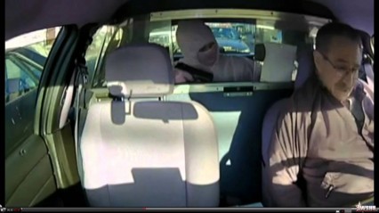 Robber Pulls Gun on Taxi Driver with a Cop Right Behind Him!