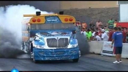 School Bus Vs. Semi Truck Drag Racing Running 11sec.