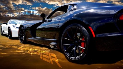 Street Racing C7 Z06 Corvette VS Dodge SRT Viper!