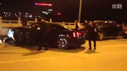 Street Racing Nissan GTR Loses Traction And Crashes Hard!