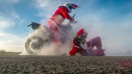 Supermoto Santa – Motorcycle Riding Santas Invading The Streets