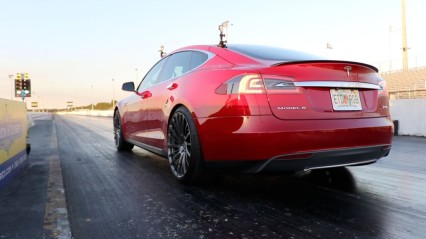 Tesla P90D Sets Electric Car World Record in 1/4 Mile!