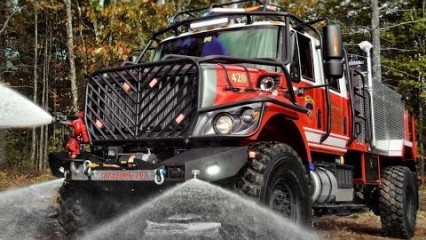 The Future Of Fighting Wild Fires – BADASS Off-Road Firetruck!