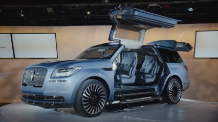 The Lincoln Navigator Concept is a Massive, Luxurious Land Yacht
