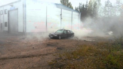 The Power of Water – Mercedes Benz 190 DESTROYED