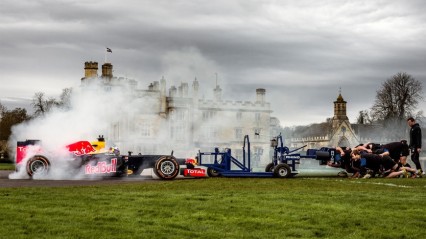 Watch The Red Bull Racing F1 Car Scrum with Daniel Ricciardo and A Rugby Team!
