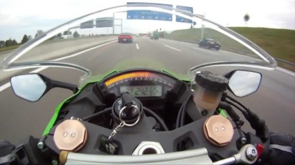 ZX-10R vs 670HP Dodge Challenger SRT8 On The Autobahn!