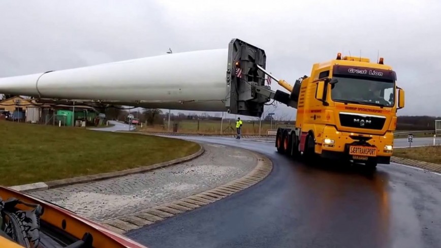 SKILLS - How To Get a 241 Foot Blade Through a Roundabout
