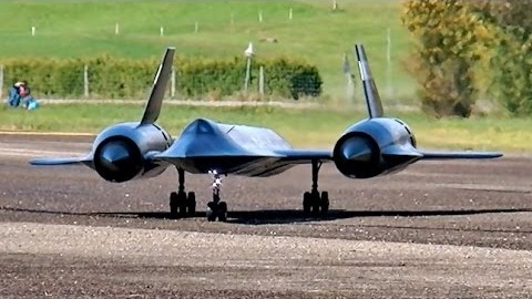 Lockheed SR-71 Blackbird GIGANTIC RC Scale Model Jet
