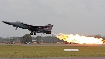 WILD F-111 Aardvark Fuel Dump & Burn At Air Show!