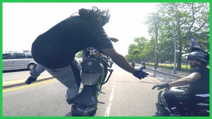 MOTORCYCLE Rider Terrorizes the STREETS of NEW YORK CITY!