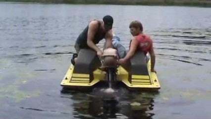 Redneck Ingenuity – Paddle Boat With an Old Outboard Installed
