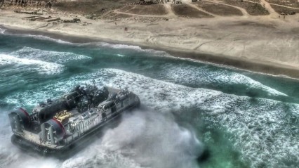 US Military Hovercraft LCAC & Assault Amphibious Vehicle Beach Landing