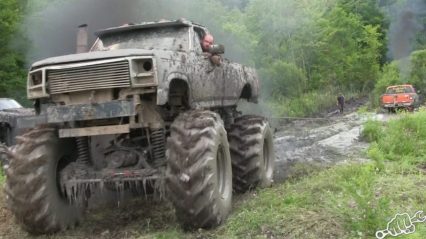 MEGA TRUCKS GO POWERLINE MUDDING