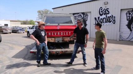 Street Outlaws – Farmtruck and AZN stop by at Gas Monkey Garage
