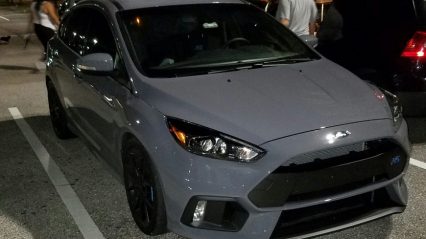 RIP to this poor Camaro… Ford Focus RS vs Camaro SS on the street!