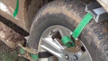 TruckClaws Emergency Tire Traction Aid
