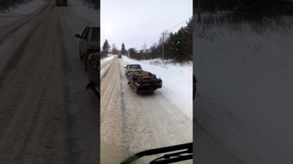 This is how they tow cars, trucks and trailers with no wheels in Russia