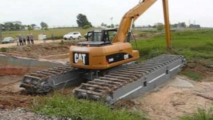 Why Does This Giant Excavator Have Such Large Tracks?