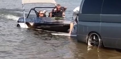 Nasty Methanol Burning 4 Rotor Engine in a Boat