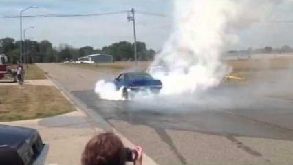 Camaro Won’t Stop Burning Out, Even For the Cops