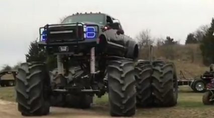 This Monster Ford Dually is Breaking The Internet