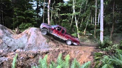 Guy Destroys his truck in Crazy Jump!