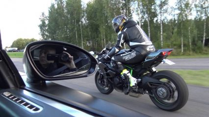 Legendary Super Bike Kawasaki Ninja H2 vs Bugatti Veyron 16.4 Roll Race