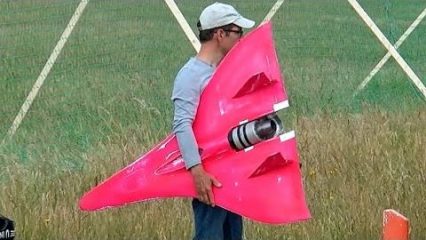 The World’s Fastest RC Model Fighter Jet Can Do 462MPH