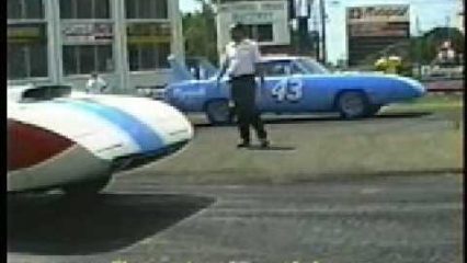 Sox & Martin Vs. Richard Petty – Legendary Superbird Drag Race!