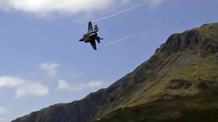Incredible Sounding F-35 Jets Flying The Mach Loop, Wales.
