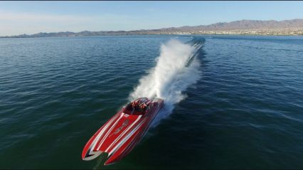 Insane 2700HP 40′ Skater Running at Full Speed in Lake Havasu