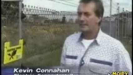 Reporter Touches a 6000 Volt Fence and Instantly Regrets It