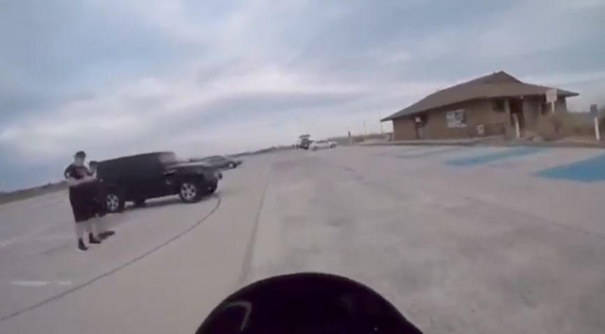 Rider Escapes Law Enforcement SUV's Way Too Easily...