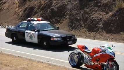 Man on Supermoto Chased By Police on Mountain Roads!