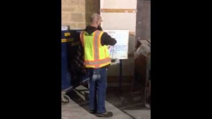 This Construction Worker Quits His Job Like a Boss