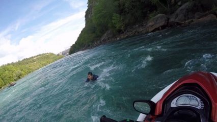 Scary… Guy Falls Off Jet Ski in Niagara Falls Rapids!